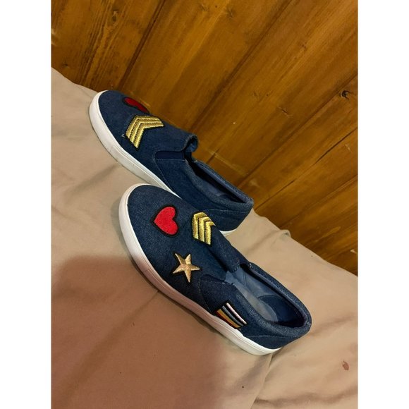 EUC MIA "pepe" blue slip on sneakers embroidered patches  size 8 girls - Picture 3 of 6